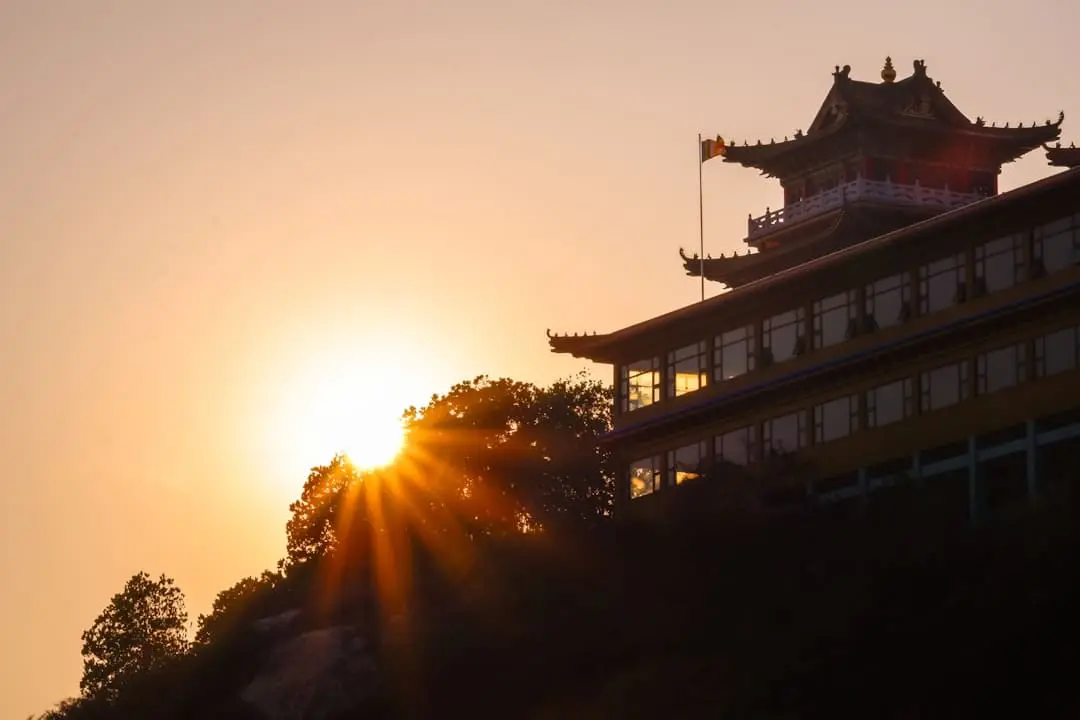 白雁時尚氣功。功法深度解析:每一套功法背後的古老智慧與現代應用